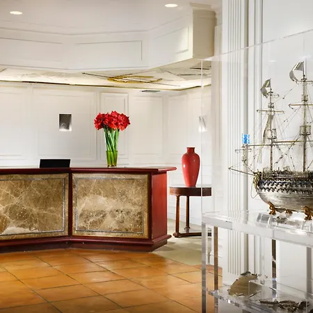 Pierre Hotel 5*